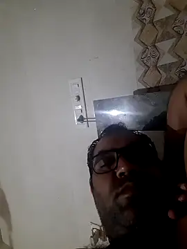 Snapshot of Hot-boy077 chatting on 10/18/25, 07:14 Hot-boy077 online show from 10/18/25, 07:14