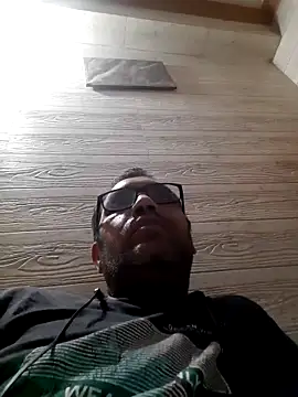 Snapshot of Hot-boy077 chatting on 10/26/25, 09:48 Hot-boy077 online show from 10/26/25, 09:48