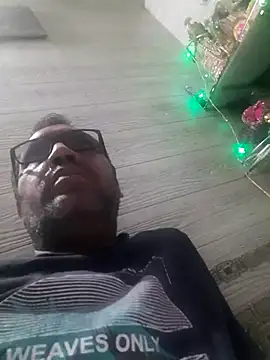 Snapshot of Hot-boy077 chatting on 10/27/25, 03:38 Hot-boy077 online show from 10/27/25, 03:38