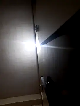 Snapshot of Hot-boy077 chatting on 10/28/25, 08:18 Hot-boy077 online show from 10/28/25, 08:18