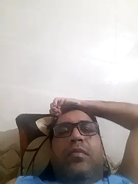 Snapshot of Hot-boy077 chatting on 11/06/25, 08:48 Hot-boy077 online show from 11/06/25, 08:48