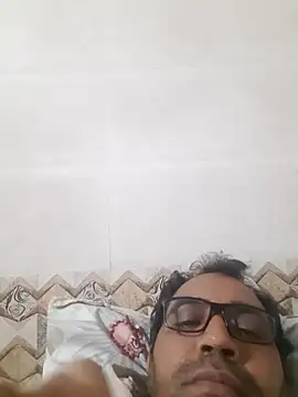 Snapshot of Hot-boy077 chatting on 11/16/25, 05:29 Hot-boy077 online show from 11/16/25, 05:29