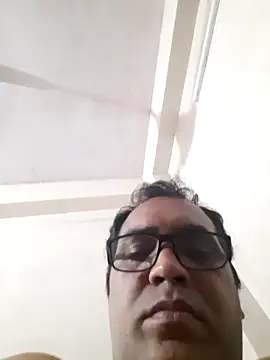 Snapshot of Hot-boy077 chatting on 11/23/25, 07:24 Hot-boy077 online show from 11/23/25, 07:24