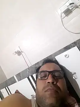 Snapshot of Hot-boy077 chatting on 11/27/25, 03:03 Hot-boy077 online show from 11/27/25, 03:03