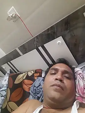 Snapshot of Hot-boy077 chatting on 11/28/25, 06:32 Hot-boy077 online show from 11/28/25, 06:32