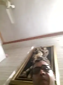 Snapshot of Hot-boy077 chatting on 01/06/26, 04:00 Hot-boy077 online show from 01/06/26, 04:00