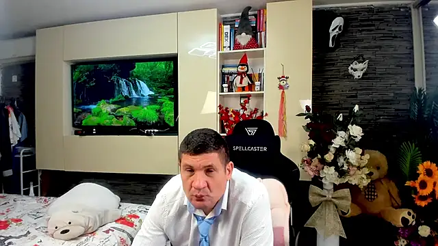 SpartacusDaddy48 online show from 04/17/26, 10:02