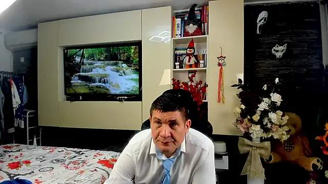 SpartacusDaddy48 online show from 04/18/26, 05:39