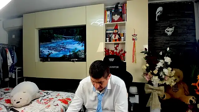 SpartacusDaddy48 online show from 04/19/26, 10:58