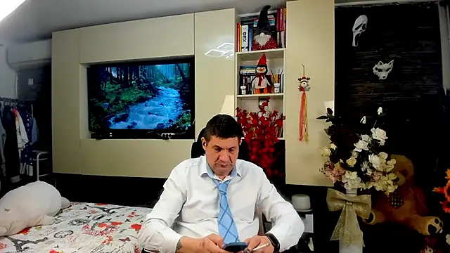 SpartacusDaddy48 online show from 04/19/26, 07:49