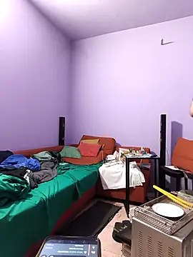 Snapshot of Sp71 chatting on 11/17/25, 03:18 Sp71 online show from 11/17/25, 03:18