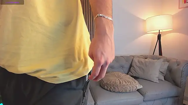 Maximo Wolff online show from 03/19/26, 03:10