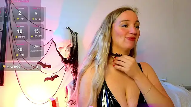 Snapshot of Stellapower chatting on 10/24/25, 06:32 Stellapower online show from 10/24/25, 06:32