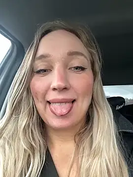 Snapshot of Stellapower chatting on 11/24/25, 11:21 Stellapower online show from 11/24/25, 11:21