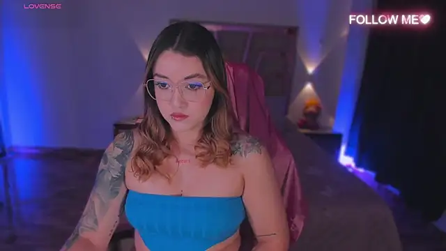 lunaarose online show from 12/05/25, 12:52