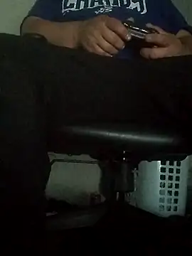 Snapshot of raredick chatting on 10/19/25, 03:40 raredick online show from 10/19/25, 03:40