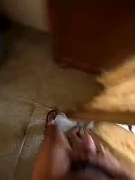 Snapshot of desir3dlund chatting on 10/03/25, 04:53 desir3dlund online show from 10/03/25, 04:53