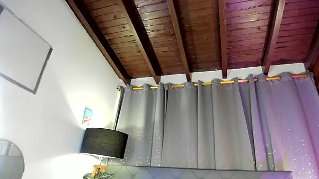 Snapshot of EmaaaBrown_ chatting on 09/21/25, 05:20 EmaaaBrown online show from 09/21/25, 05:20