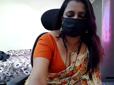 Snapshot of ammu1990 chatting on 05/08/26, 08:52 ammu1990 online show from 05/08/26, 08:52