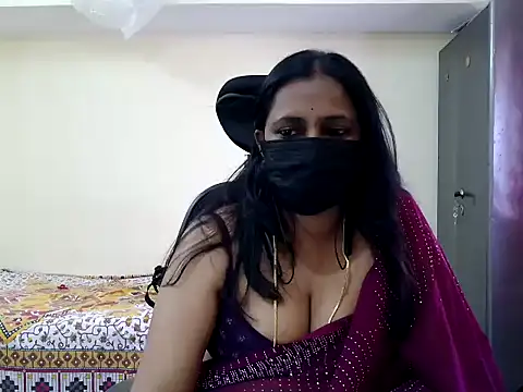 Snapshot of ammu1990 chatting on 05/20/26, 07:47 ammu1990 online show from 05/20/26, 07:47