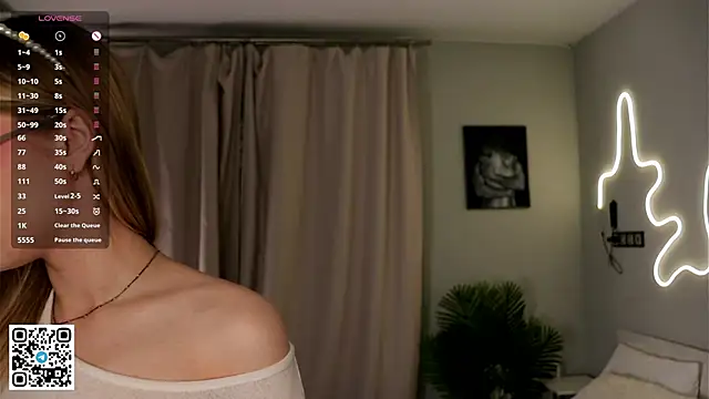 Snapshot of BeatrixCharton chatting on 09/29/25, 06:13 BeatrixCharton online show from 09/29/25, 06:13
