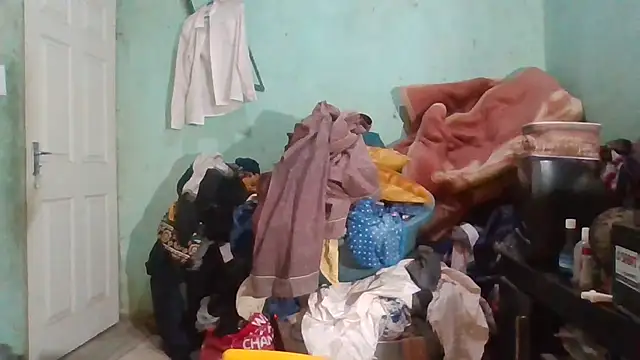 Nicky52 online show from 10/17/25, 04:04