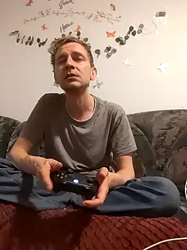 Snapshot of DaveLindau chatting on 11/14/25, 12:42 DaveLindau online show from 11/14/25, 12:42