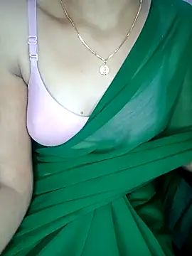 Snapshot of Nidhi_lovely chatting on 09/27/25, 04:56 Nidhi lovely online show from 09/27/25, 04:56
