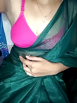 Snapshot of Nidhi_lovely chatting on 10/12/25, 05:01 Nidhi lovely online show from 10/12/25, 05:01