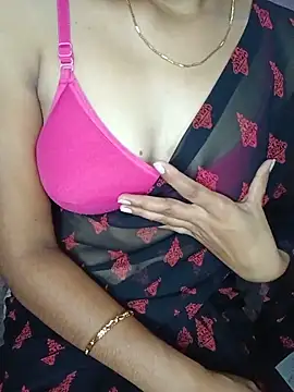 Snapshot of Nidhi_lovely chatting on 05/18/26, 01:24 Nidhi lovely online show from 05/18/26, 01:24