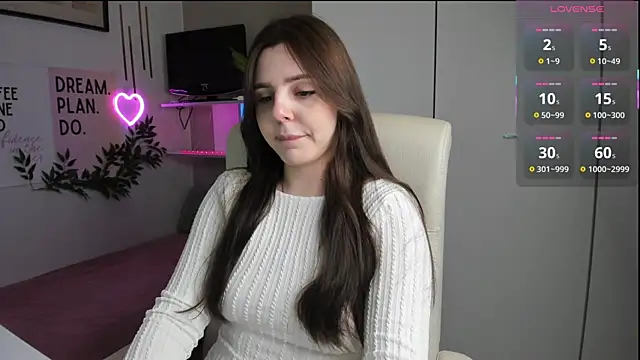 LiaWoow online show from 10/18/25, 06:48