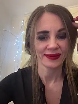 LucieMack online show from 12/21/25, 09:00