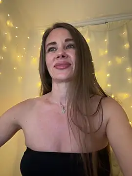 Snapshot of LucieMack chatting on 07/19/26, 06:22 LucieMack online show from 07/19/26, 06:22