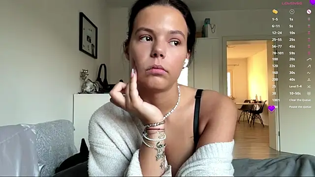 MaydaCornwall online show from 11/22/25, 08:02