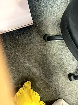 Snapshot of HiddenHoneyLDN chatting on 11/12/25, 09:10 HiddenHoneyLDN online show from 11/12/25, 09:10