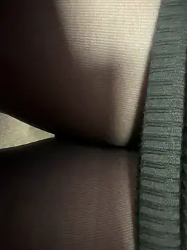 Snapshot of HiddenHoneyLDN chatting on 12/03/25, 09:29 HiddenHoneyLDN online show from 12/03/25, 09:29