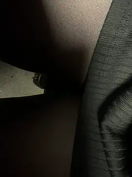 Snapshot of HiddenHoneyLDN chatting on 01/15/26, 03:38 HiddenHoneyLDN online show from 01/15/26, 03:38