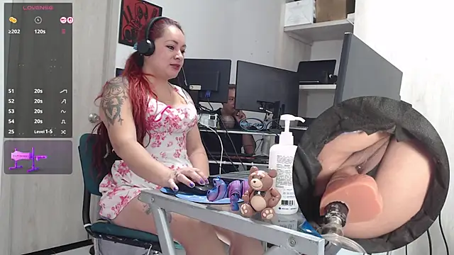 leidydi223 online show from 11/22/25, 02:27