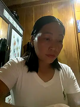 Snapshot of Lai005 chatting on 09/11/25, 01:33 Lai005 online show from 09/11/25, 01:33