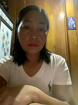 Snapshot of Lai005 chatting on 09/21/25, 07:48 Lai005 online show from 09/21/25, 07:48