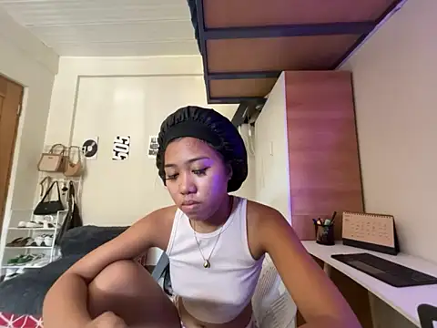 Snapshot of PinayLina18 chatting on 06/09/26, 03:40 PinayLina18 online show from 06/09/26, 03:40