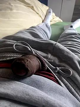 Snapshot of andrey1887 chatting on 10/28/25, 01:03 andrey1887 online show from 10/28/25, 01:03