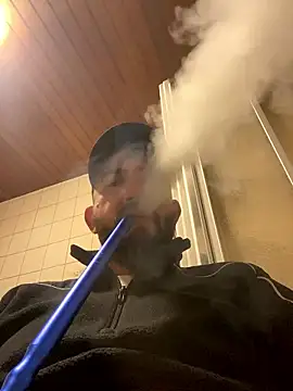 Snapshot of andrey1887 chatting on 01/12/26, 05:07 andrey1887 online show from 01/12/26, 05:07