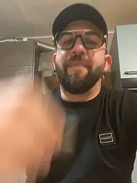 Snapshot of andrey1887 chatting on 02/16/26, 05:20 andrey1887 online show from 02/16/26, 05:20