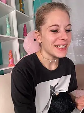 Snapshot of TheRealJessyLey chatting on 10/05/25, 10:46 TheRealJessyLey online show from 10/05/25, 10:46