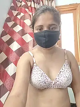 Snapshot of Ruhi_07 chatting on 06/22/26, 04:09 Ruhi 07 online show from 06/22/26, 04:09