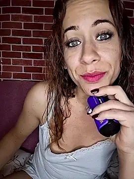Snapshot of HotGinger66 chatting on 05/18/26, 09:37 HotGinger66 online show from 05/18/26, 09:37