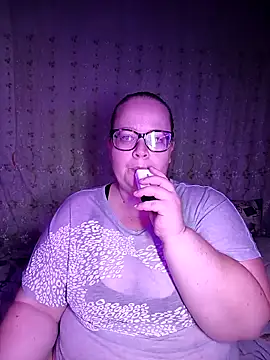Snapshot of LillyWilly chatting on 09/19/25, 08:49 LillyWilly online show from 09/19/25, 08:49