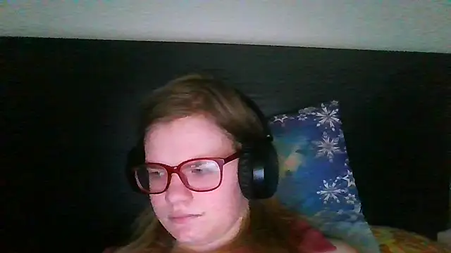 Moonolighta online show from 10/27/25, 08:07