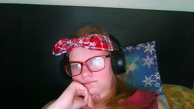 Moonolighta online show from 10/29/25, 09:44